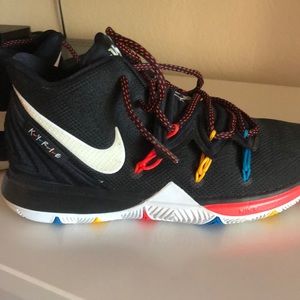 Kyrie 5 “Friends “ Edition in size 5.5 youth or Women’s 7.5.